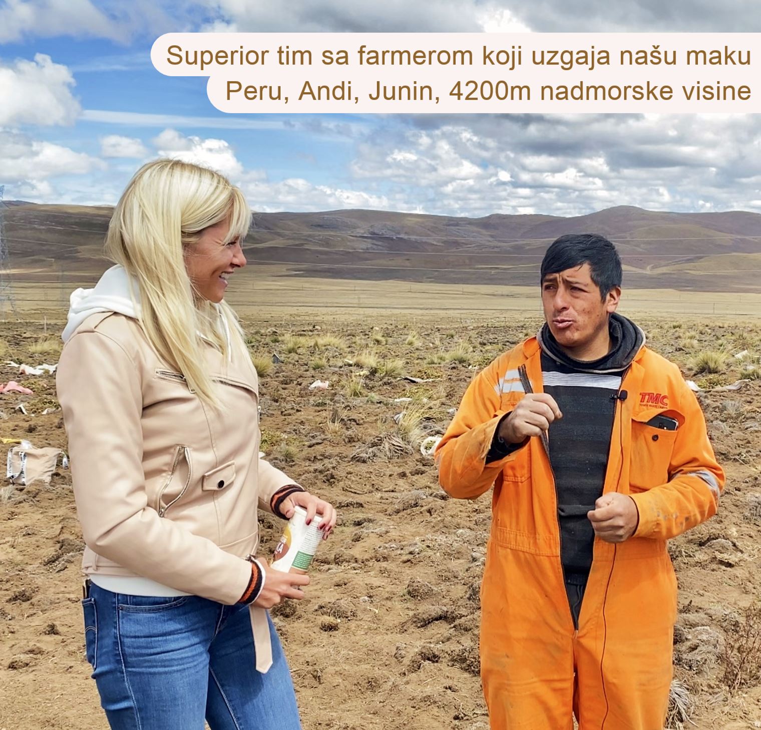Superior tim sa farmerom koji uzgaja našu maku Peru, Andi, Junin, 4200m nadmorske visine
