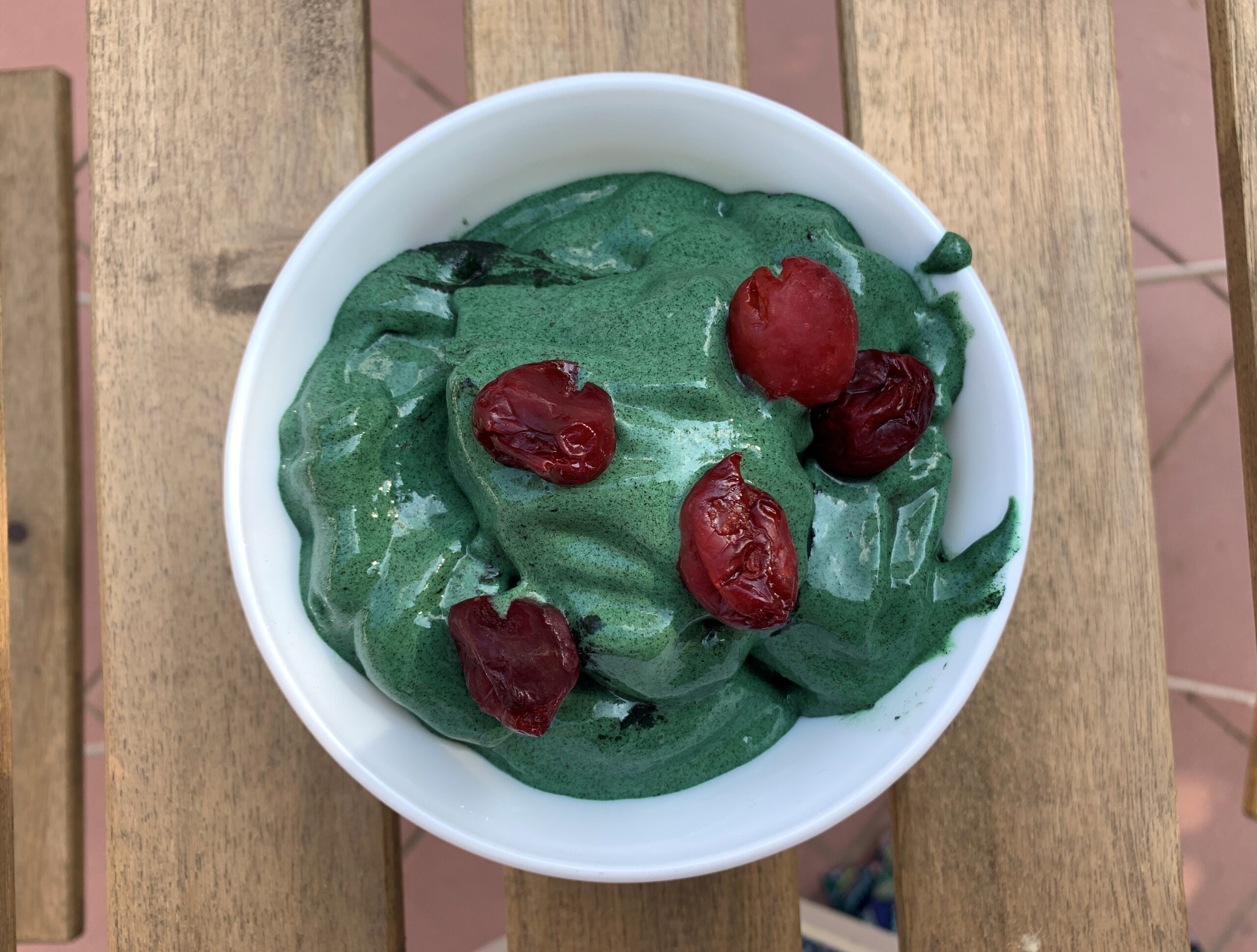 Veganski sladoled sa spirlinom i kurkumom