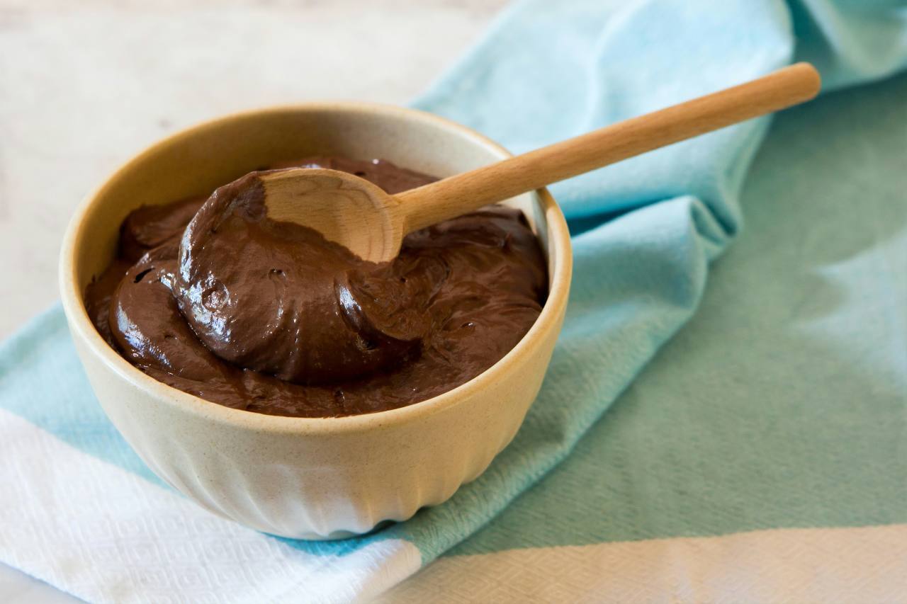 Čoko puding u činiji
